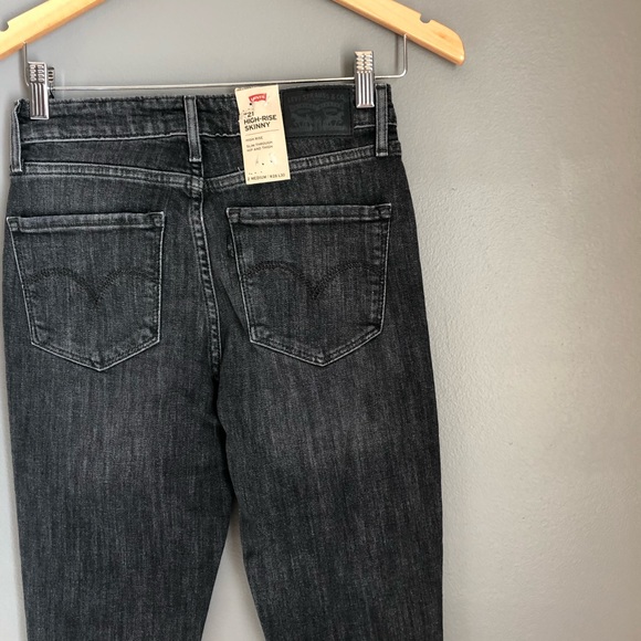 Levi’s 721 High Rise Black Distressed Skinny Jeans - Picture 6 of 10